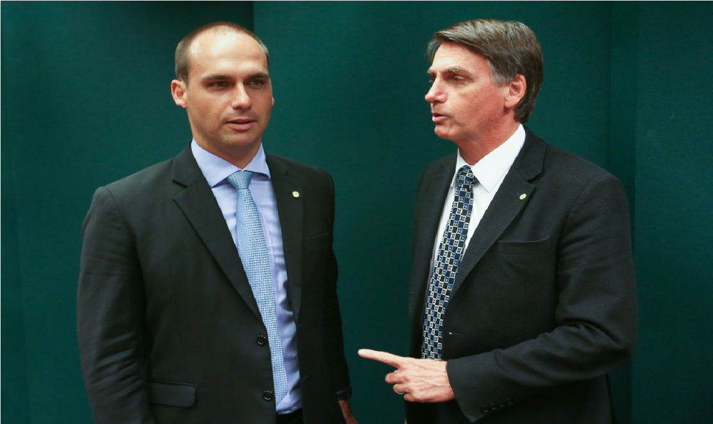 "Não temos pressa" diz Bolsonaro sobre indicação de Eduardo para embaixada