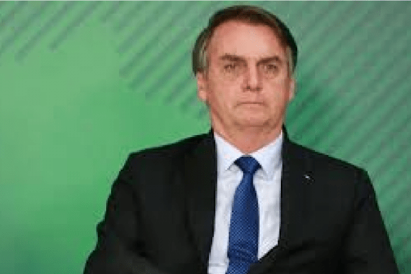Bolsonaro: “A gente está tentando fazer o que prometeu durante a campanha”