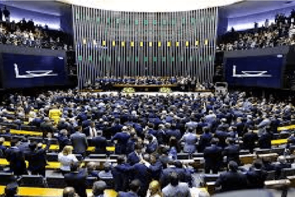 Câmara abre sessão para contagem de prazo do parecer da Reforma da Previdência