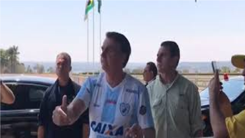 Bolsonaro: Não é a floresta que está pegando fogo mas sim as áreas desmatadas