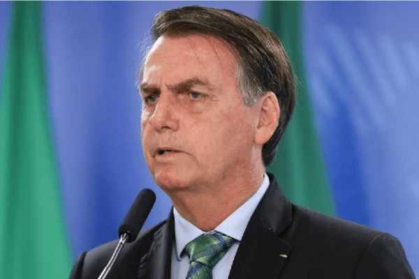 Bolsonaro diz que o "PT usava do povo na base do terror para espoliá-lo por um projeto de poder"