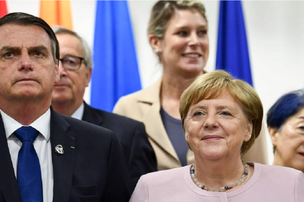 Bolsonaro manda recado para Merkel reflorestar a Alemanha
