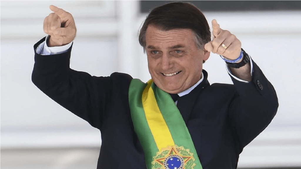 Bolsonaro anuncia que suspensão de radares móveis reduziu mortes e multas