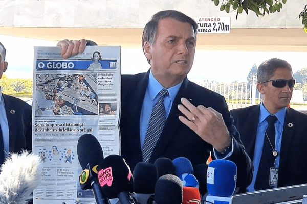 Jair Messias Bolsonaro faz duras críticas ao jornal O GLOBO