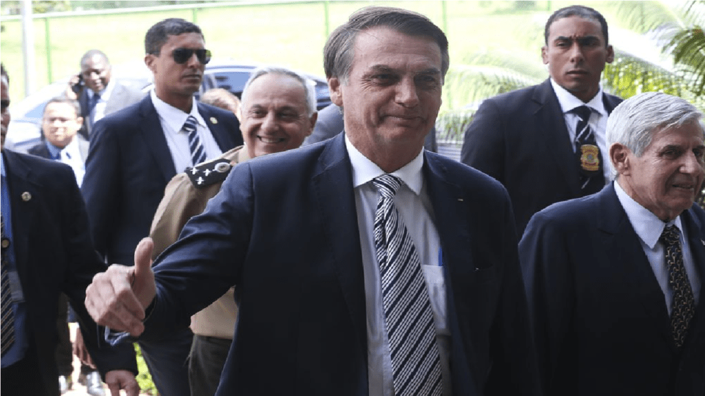 Presidente Bolsonaro assina MP que cria décimo terceiro do bolsa família