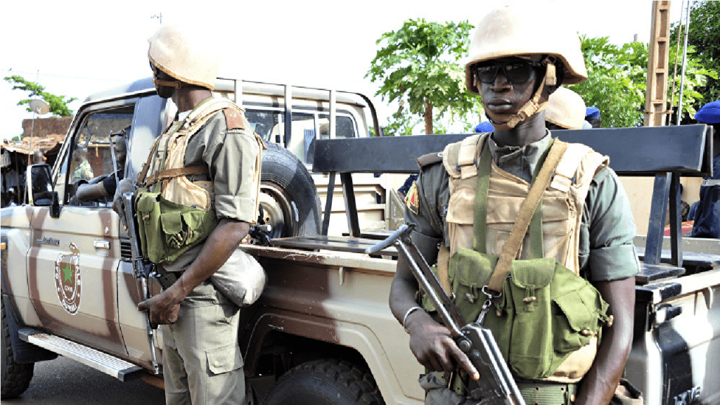 Ataque terrorista mata 53 soldados e um civil em Mali