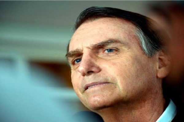 Bolsonaro diz que vai à cerimônia de posse se Luis Lacalle Pou vencer à eleição no Uruguai
