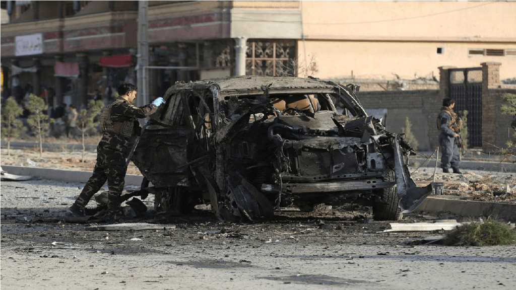 Carro-bomba mata 12 pessoas no Afeganistão