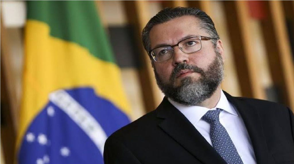 Comissão do Senado aprova convite a ministro Ernesto Araújo