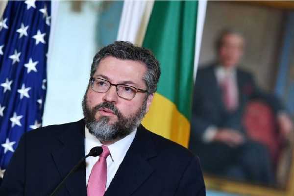 Ministro Ernesto Araújo confirma presença no Senado Federal