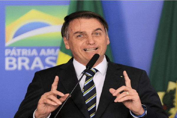 Primeiro revéillon de Bolsonaro na Presidência será em base naval na Bahia
