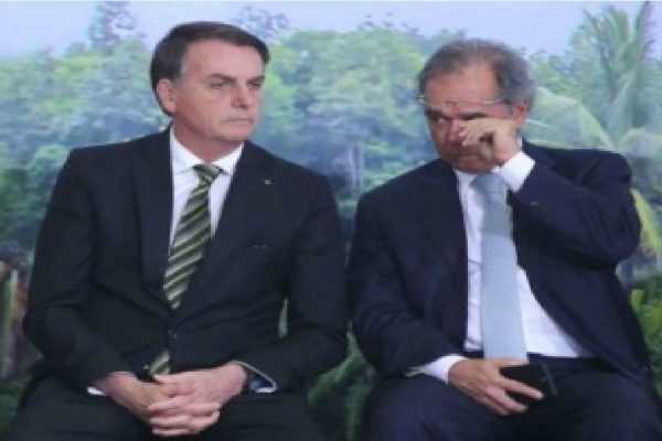 Bolsonaro diz que foi pressionado a demitir Paulo Guedes
