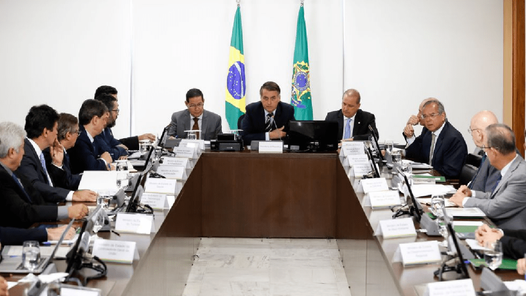 Bolsonaro marca 1ª reunião ministerial de 2020 para próxima semana