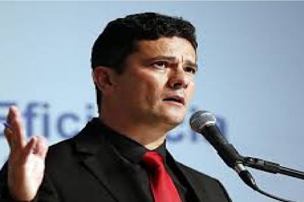 Ministro Sergio Moro oferece ajuda ao Paraguay para recapturar fugitivos