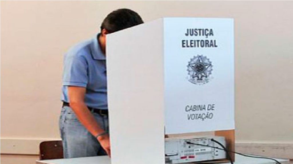 Secretario do TSE admite plano B para reorganizar seções eleitorais caso não compre novas urnas eletrônicas