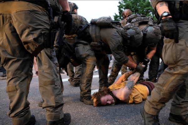 Guarda Nacional é acionada para conter protestos nos EUA