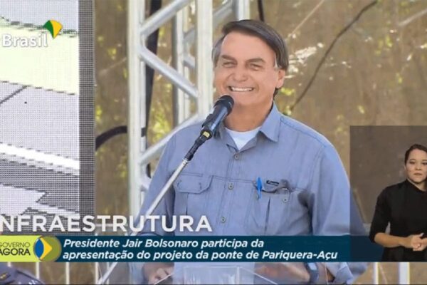 Bolsonaro apresenta projeto da Ponte sobre o Rio Pariquera-Açu
