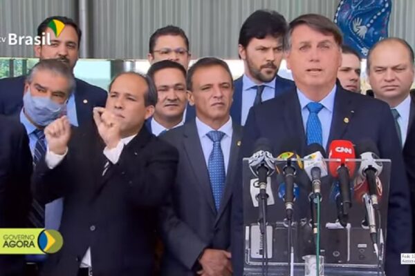 Bolsonaro: "O Auxílio Emergencial, infelizmente, não pode ser para sempre"