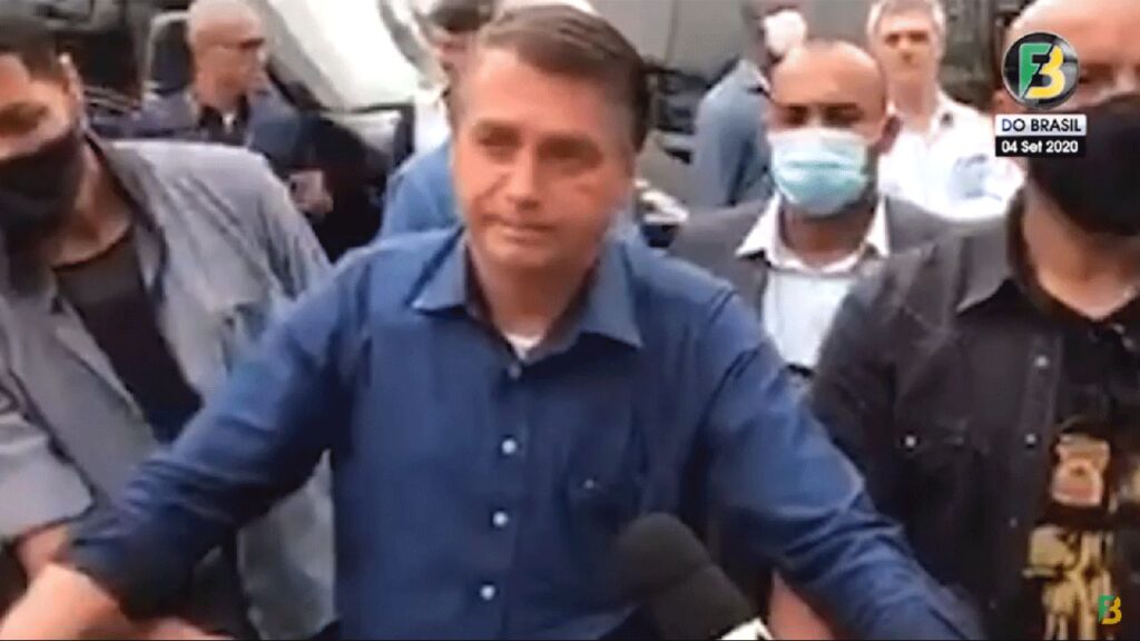 "Não vou obrigar nada não" diz Bolsonaro sobre aplicação da vacina da Covid-19