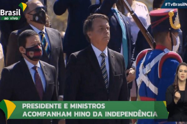 Bolsonaro e Mourão participam de cerimônia de comemoração da independência do Brasil...O presidente brasileiro Jair Bolsonaro e seu...