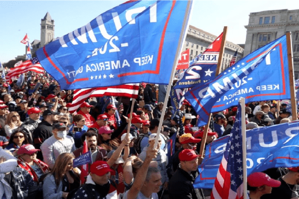 Apoiadores de Donald Trump protestam contra resultado das eleições