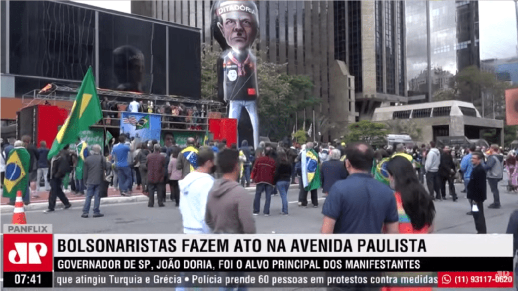 Bolsonaristas protestam contra obrigatoriedade da vacina Corovac