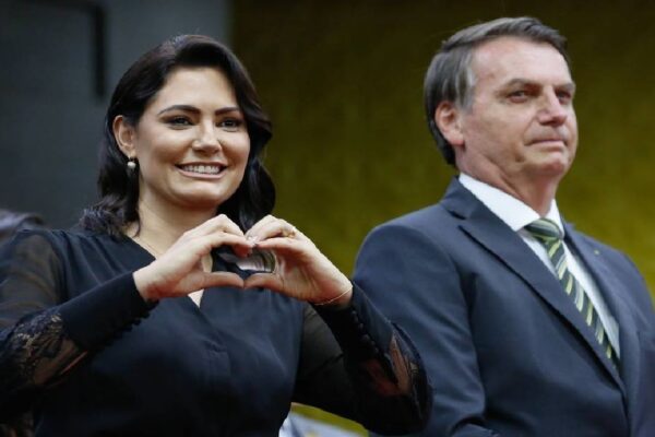 Bolsonaro lança Aliança pelo Voluntariado e entrega Premiação do Amigos da Pátria