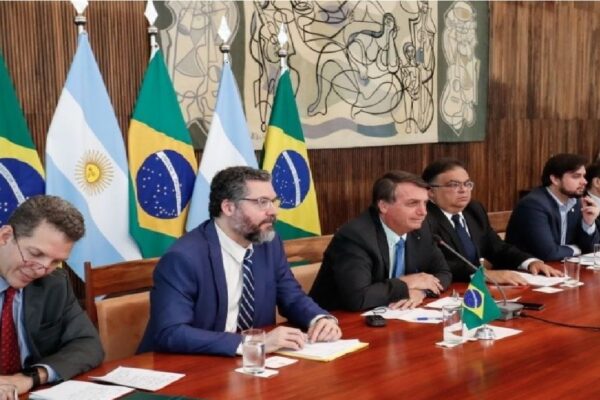 Bolsonaro participa de videoconferência com Presidente da Argentina Alberto Fernandez