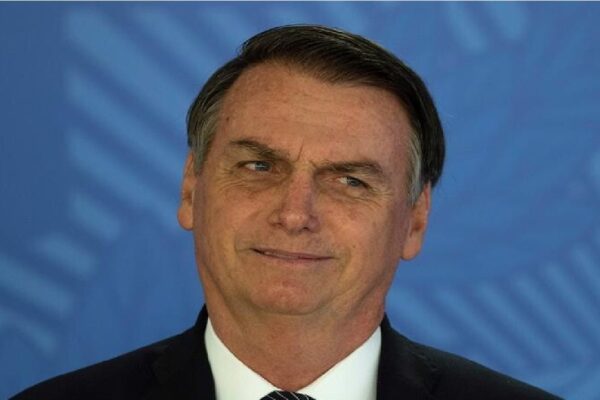 Bolsonaro rebate Folha, Globo e OESP e dispara, "Buscam aqui algum comentário meu para me atacar, deturpando o postado"