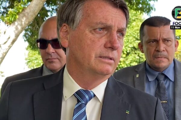 Bolsonaro sobre decisões desastrosas de autoridades em meio à pandemia: "As consequências estão aí"