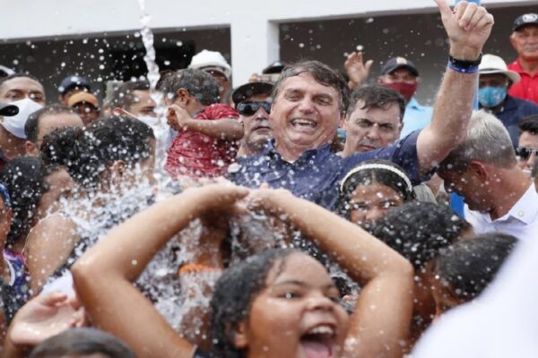 "Garantir água para o Nordeste é prioridade para o nosso governo" diz Bolsonaro
