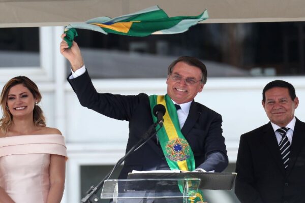 Presidente Bolsonaro comemora Dia Da Bandeira