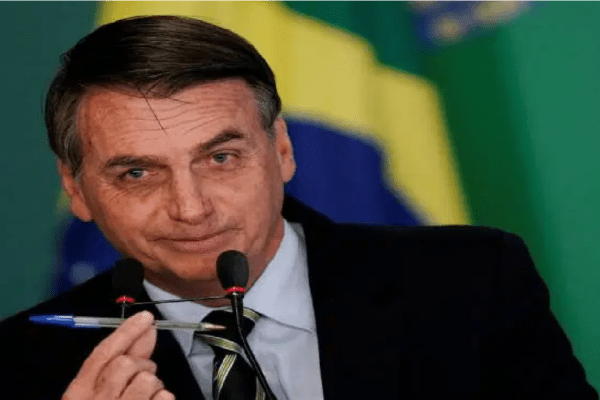 Presidente Bolsonaro desmente Fake News Brasil não é comunista