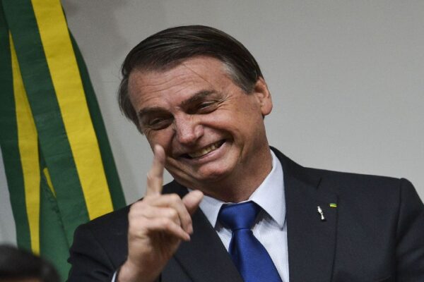 Presidente Bolsonaro sanciona PL de apoio a Estados e municípios endividados