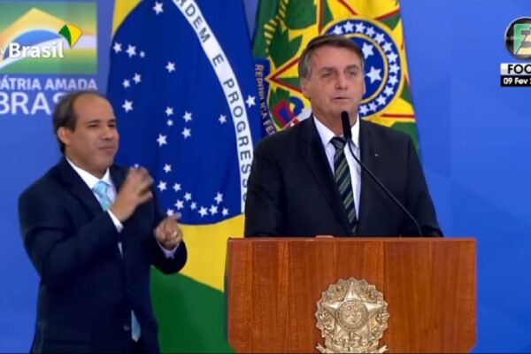 Bolsonaro: Alguns países se aproveitam ‘politicamente’ de problemas na Amazônia