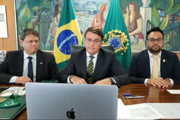 Bolsonaro garante que Onyx assumirá Secretaria-Geral da Presidência