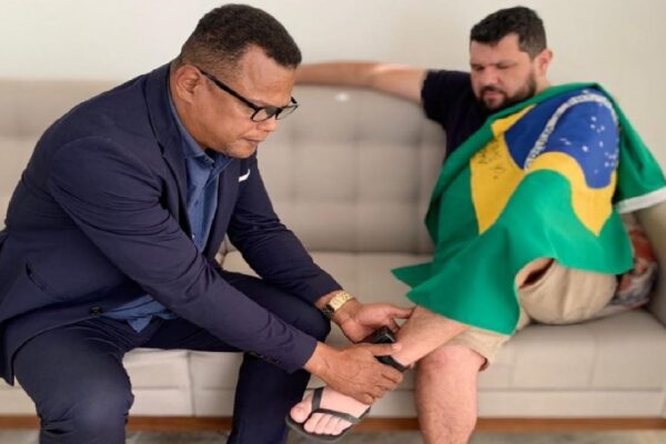 Jornalista Oswaldo Eustáquio recebe diagnóstico de paraplegia