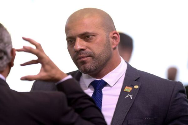 Ministros do STF acreditam que maioria no plenário votarão para manter prisão de Daniel Silveira