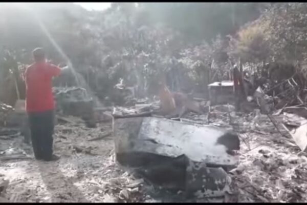 Família tem casa destruída na Bahia após explosão de celular