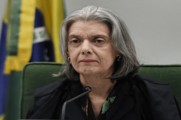 Cármen Lúcia: ‘Forças Armadas não podem ser um poder à parte. Não há poder moderador no Brasil’