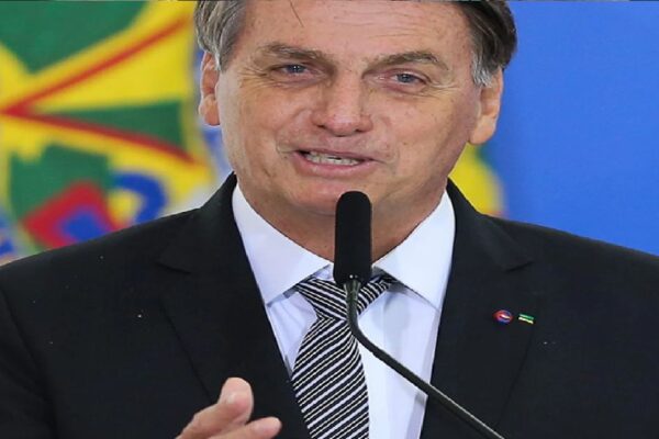 Presidente Bolsonaro: "Tenho muita coisa à fazer pelo Brasil"