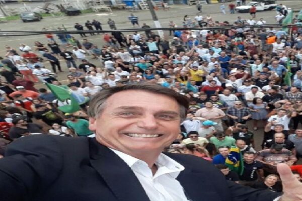 Bolsonaro profere discurso emocionante: "Ao lado do povo, atingiremos nosso objetivo"