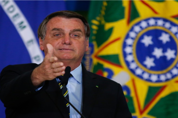 Juristas citam supostos crimes e pedem impeachment de Bolsonaro